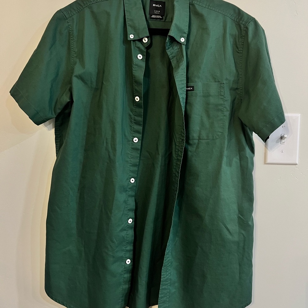 RVCA Men's Green Short Sleeve button  Shirt
